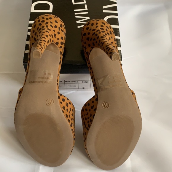 Wild Diva Lounge Cheetah Pump - Picture 3 of 8